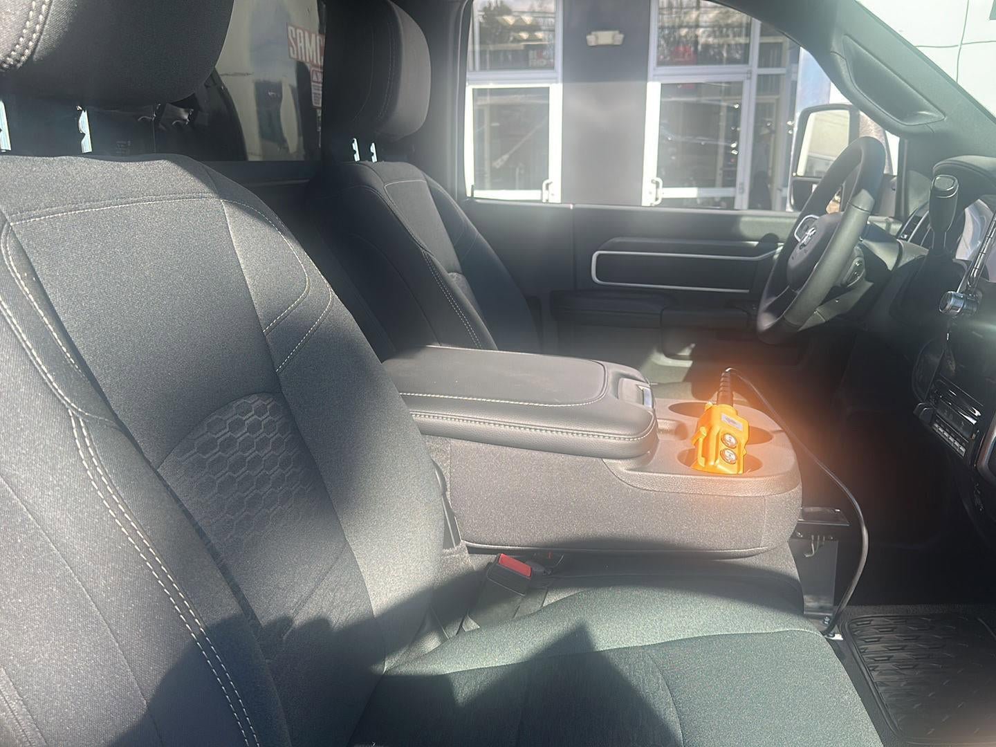 New 2026 RAM 5500 4x4 Regular Cab image 4