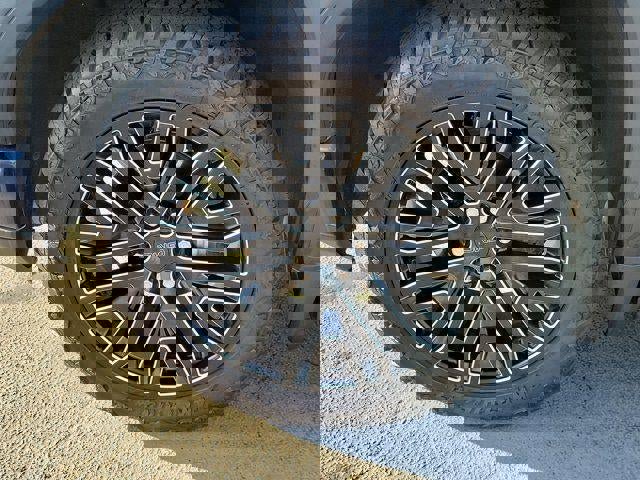 Used 2022 GMC Sierra 1500 Denali Ultimate image 11