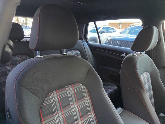 Used 2016 Volkswagen Golf S image 15