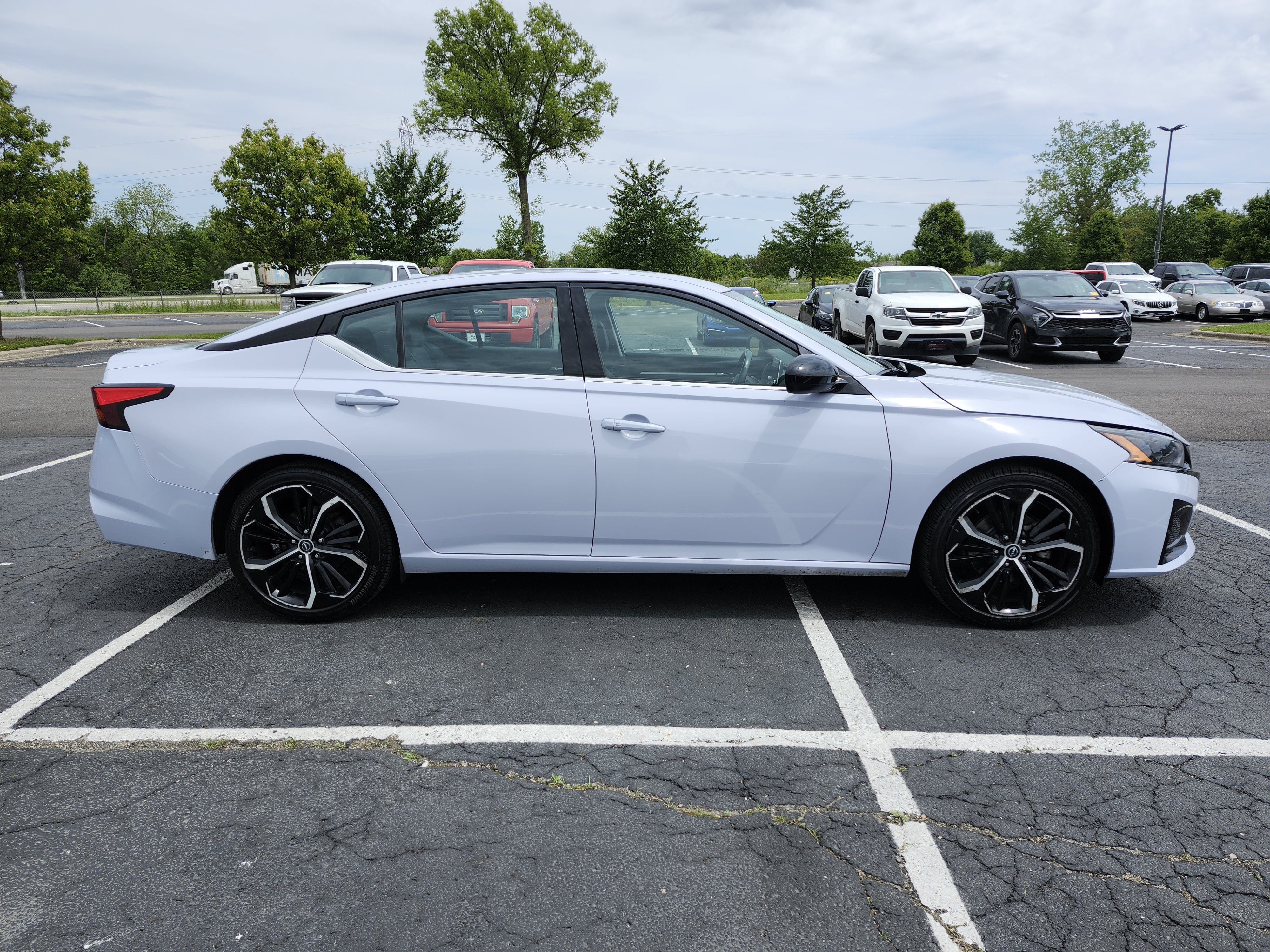 Used 2024 Nissan Altima 2.5 SR FWD image 17