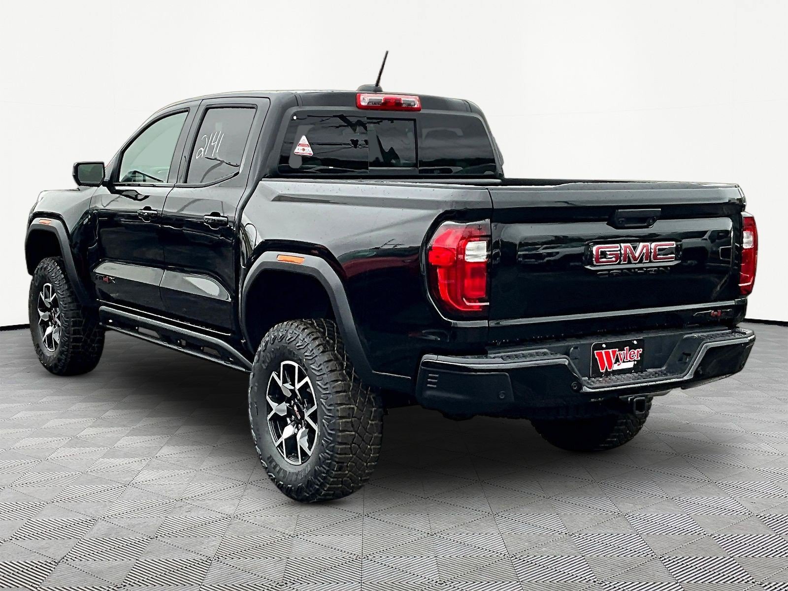 New 2026 GMC Canyon AT4X w/ LPO, Black Badging Package AWD/4WD image 4