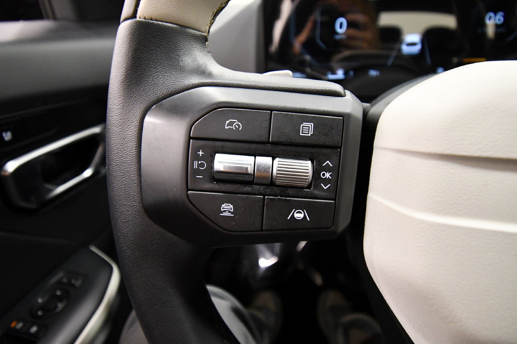 Certified 2025 Kia K4 EX w/ GT-Line Sunroof Package FWD image 18