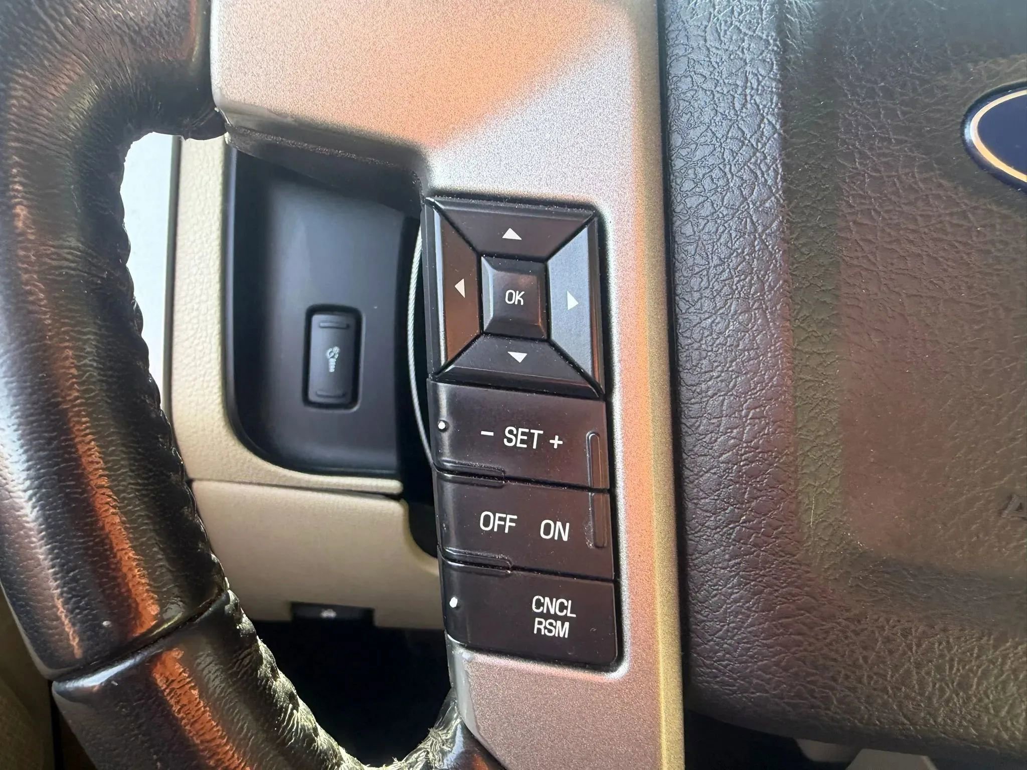 Used 2017 Ford Expedition Limited AWD/4WD image 13