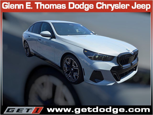 Used 2025 BMW 530i w/ M Sport Package RWD image 1