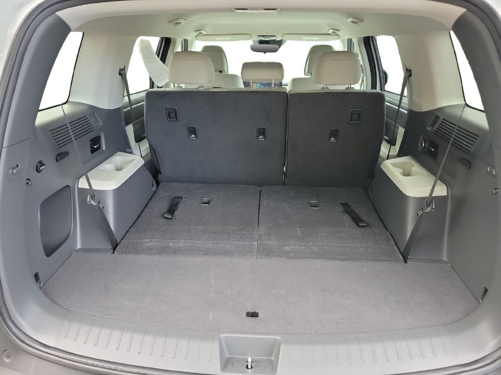 Used 2025 Hyundai Santa Fe SEL FWD image 28