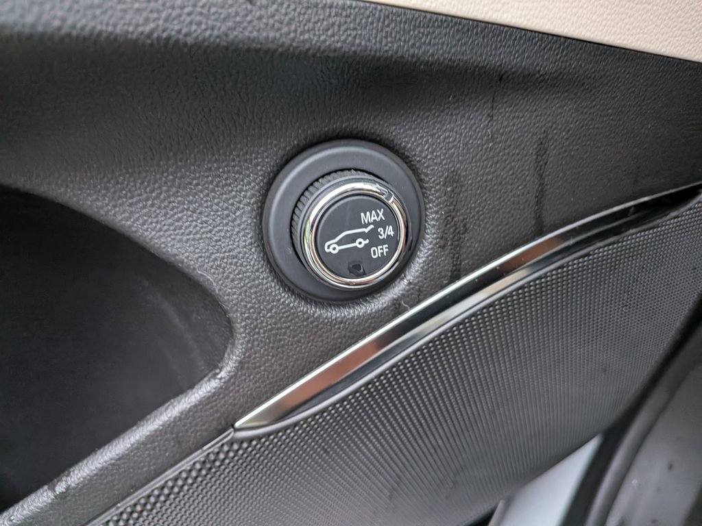 Used 2024 Buick Enclave Essence AWD/4WD image 33