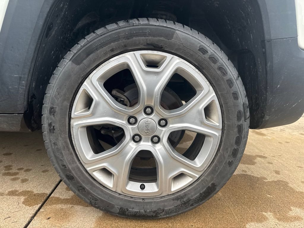 Used 2020 Jeep Renegade Limited w/ UConnect 8.4 Nav Group AWD/4WD image 26