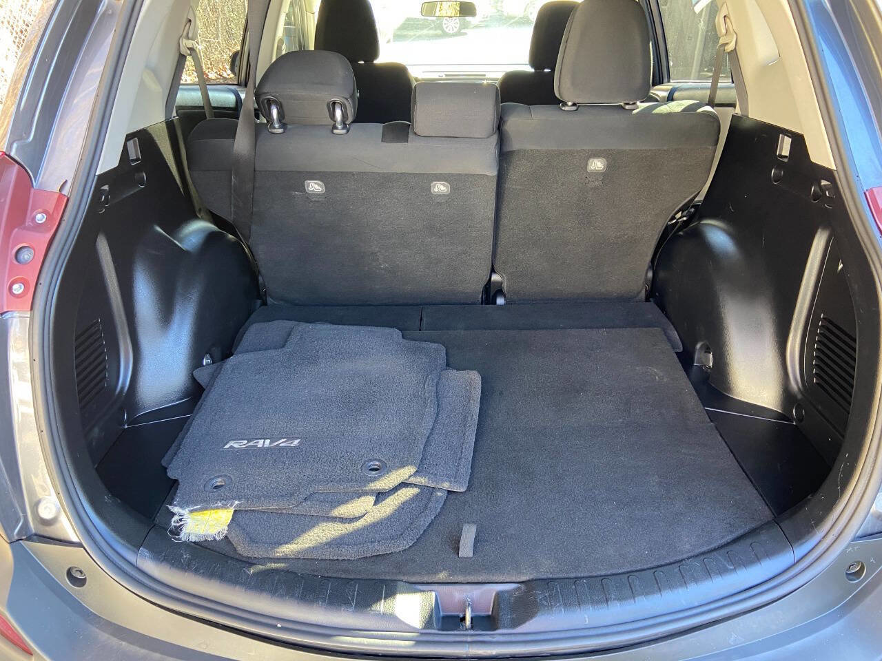 Used 2015 Toyota RAV4 XLE FWD image 19