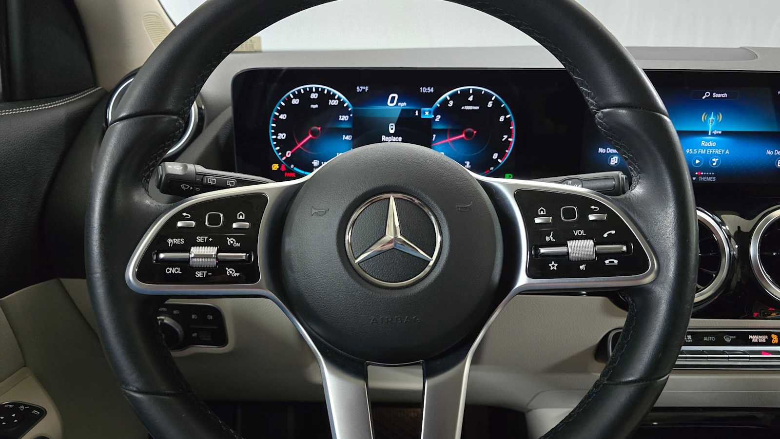 Used 2022 Mercedes-Benz GLA 250 4MATIC image 26