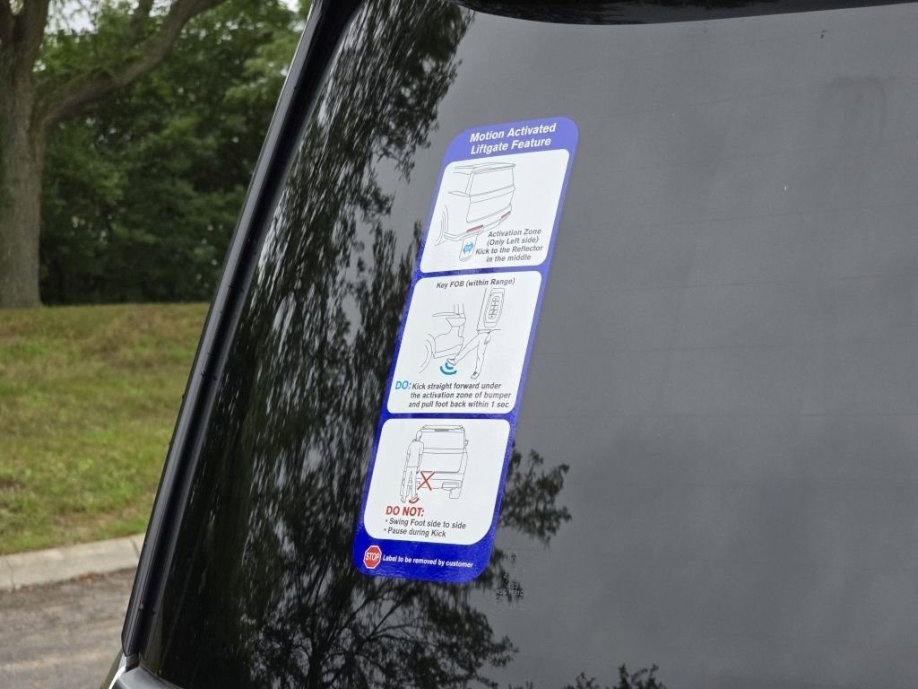 New 2025 INFINITI QX80 Luxe image 18