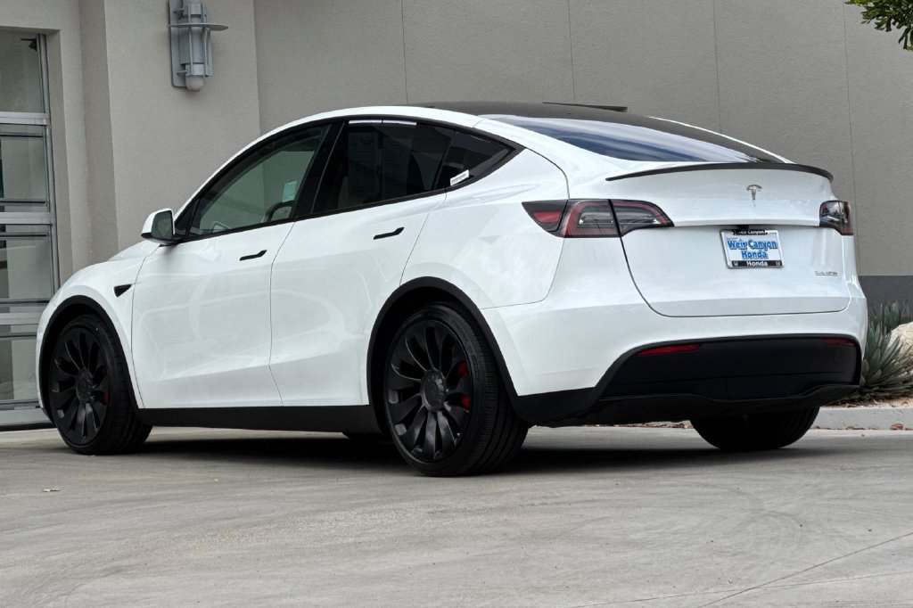 Used 2025 Tesla Model Y Performance AWD/4WD image 3