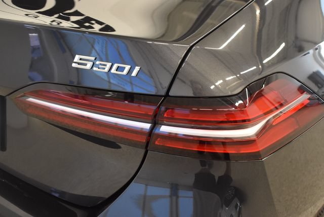 New 2027 BMW 530i xDrive w/ Premium Package AWD/4WD image 12