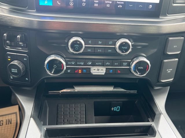 Used 2024 Ford F350 Lariat w/ Lariat Ultimate Package AWD/4WD image 28