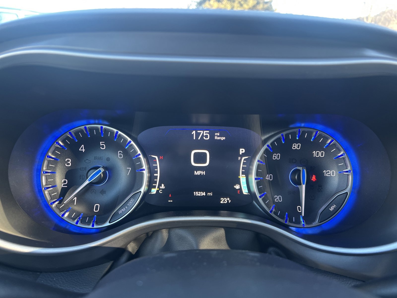 Certified 2026 Chrysler Pacifica Select image 11