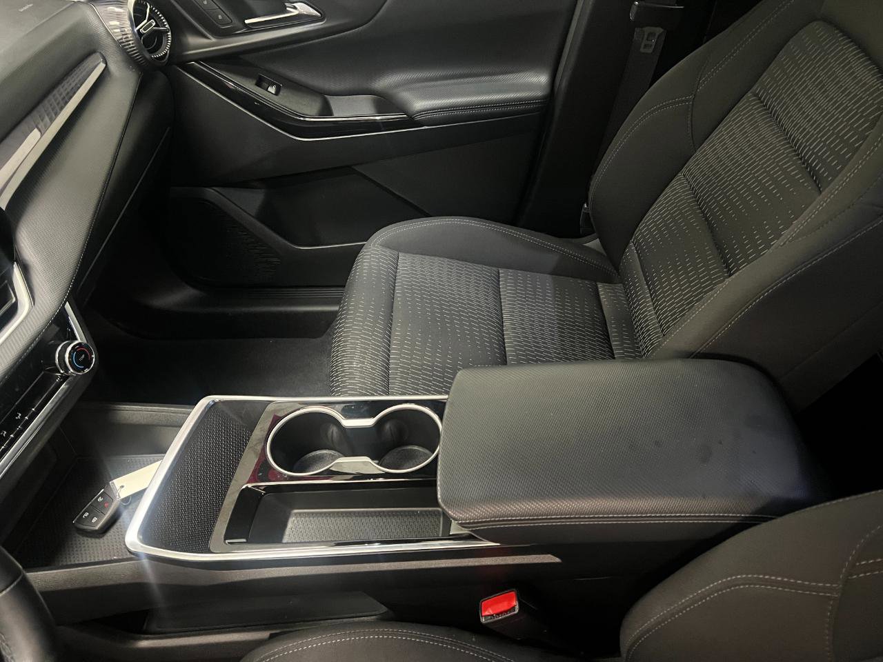 Used 2025 Chevrolet Equinox LT image 27