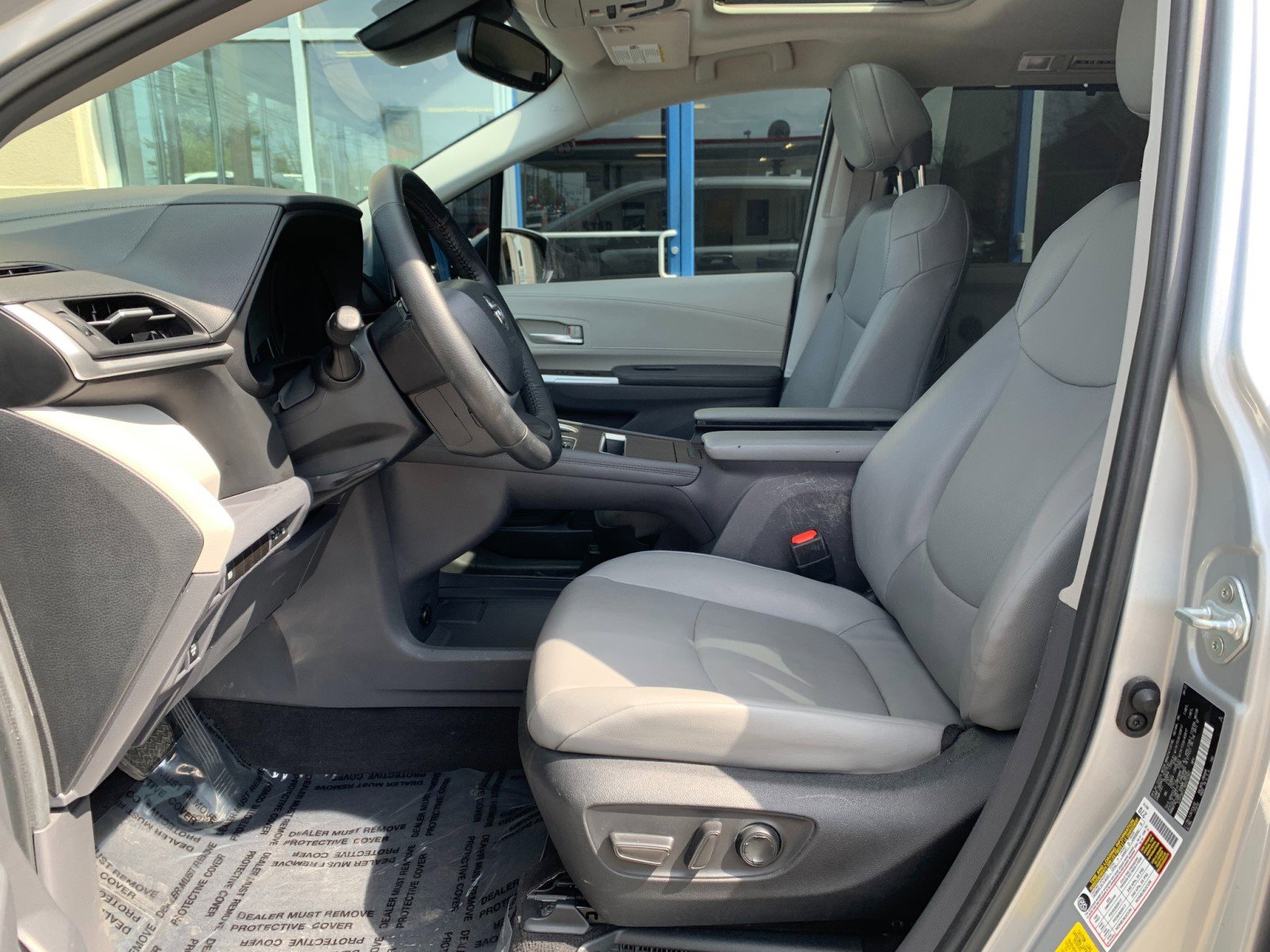 Used 2022 Toyota Sienna XLE AWD/4WD image 11