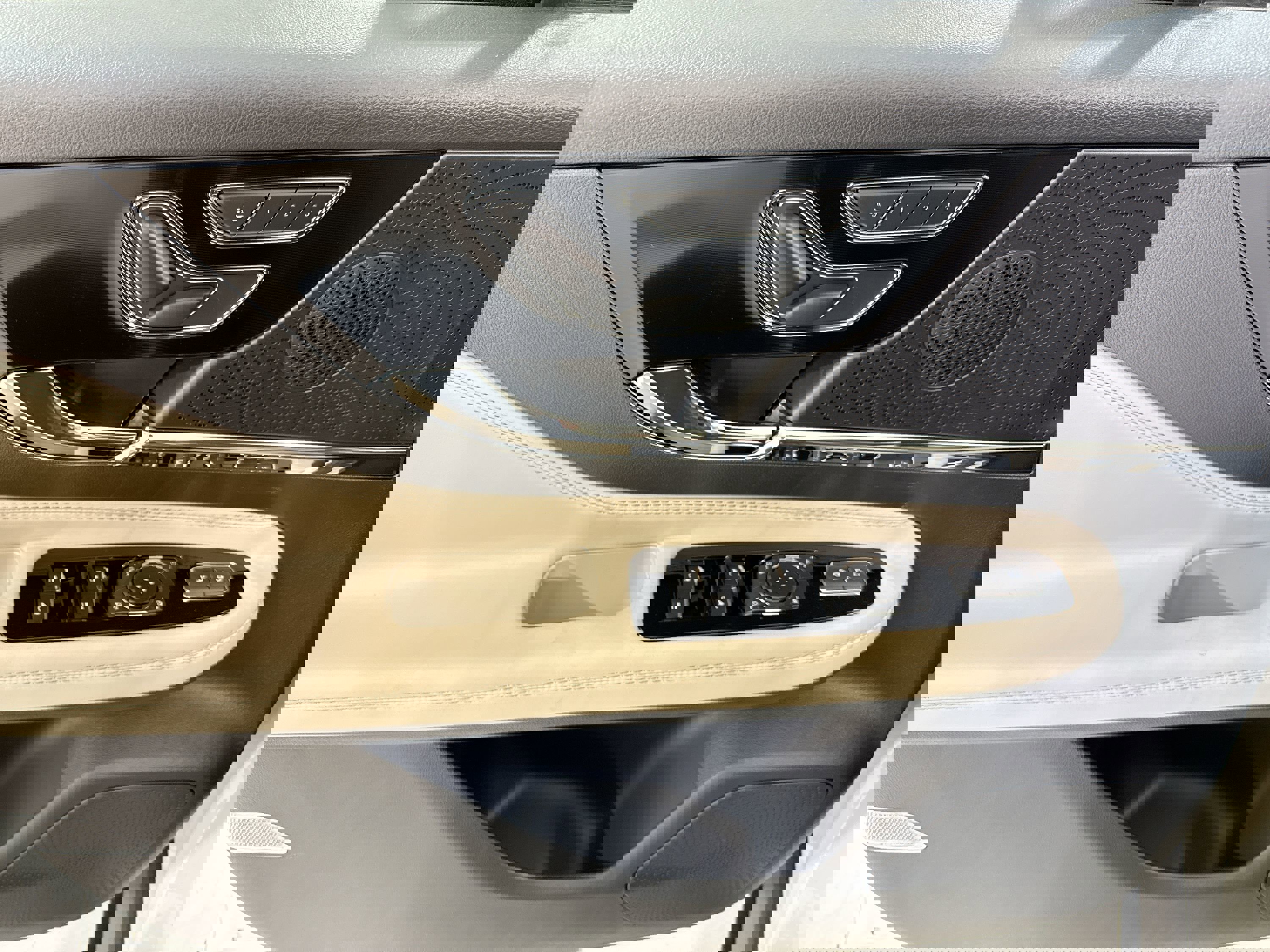 New 2026 Lincoln Corsair Premiere image 12