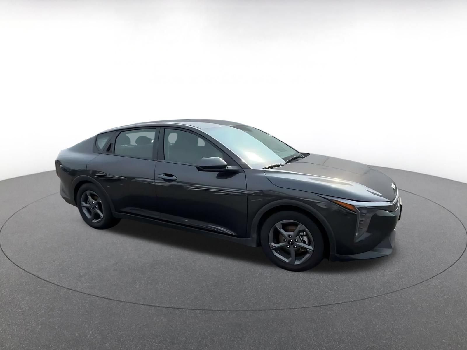 Used 2025 Kia K4 FWD image 2