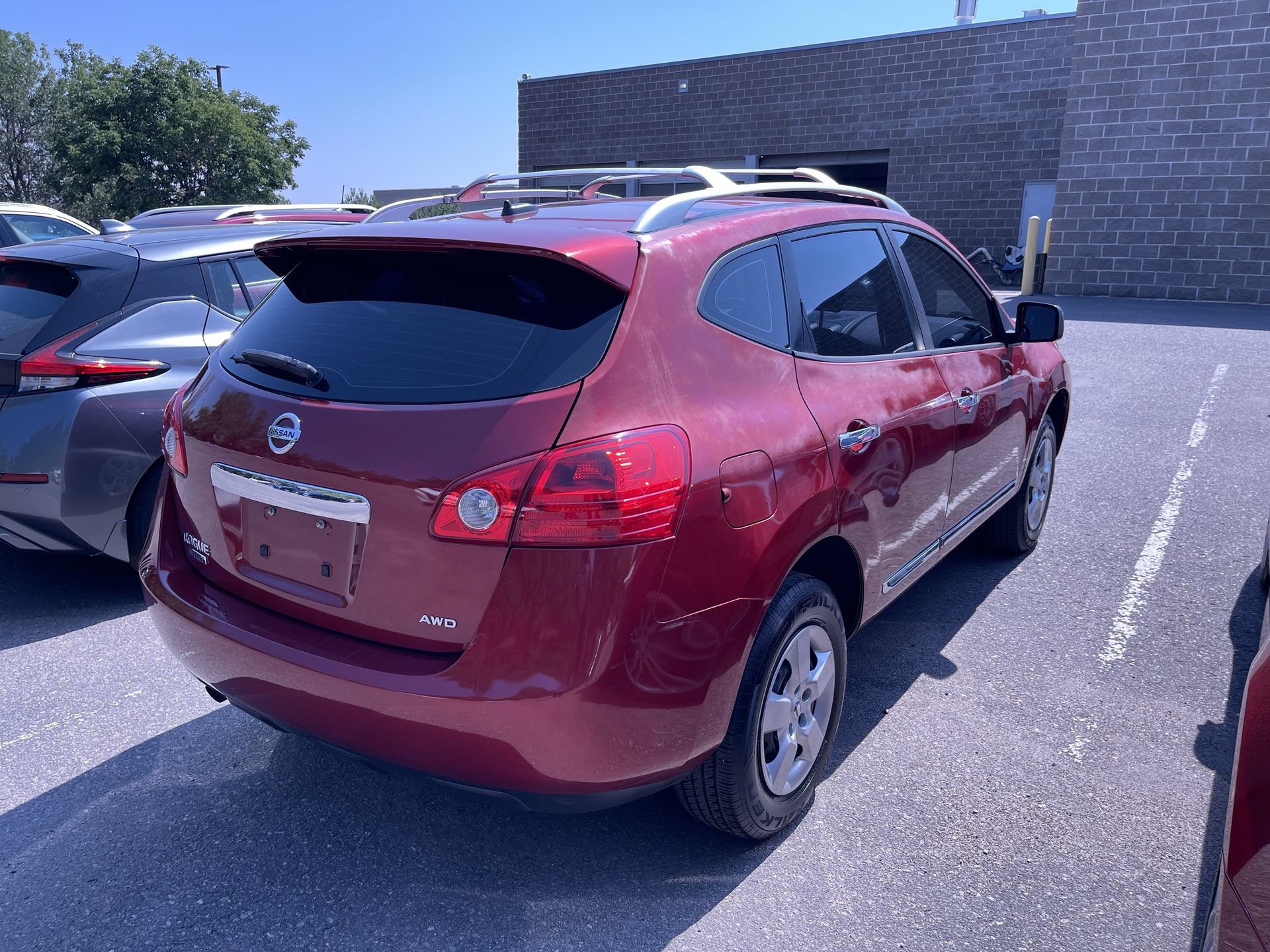 Used 2014 Nissan Rogue S w/ Convenience Package AWD/4WD image 3