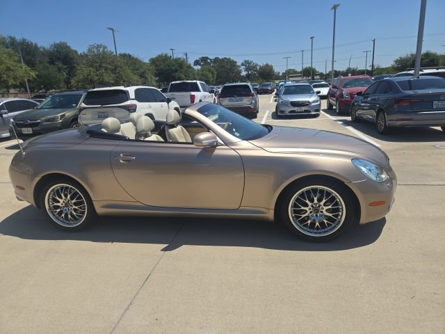 Used 2005 Lexus SC 430 Convertible RWD image 2