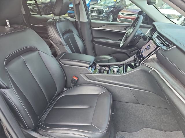 Used 2023 Jeep Grand Cherokee Limited w/ Trailer Tow Prep Group (B) image 10