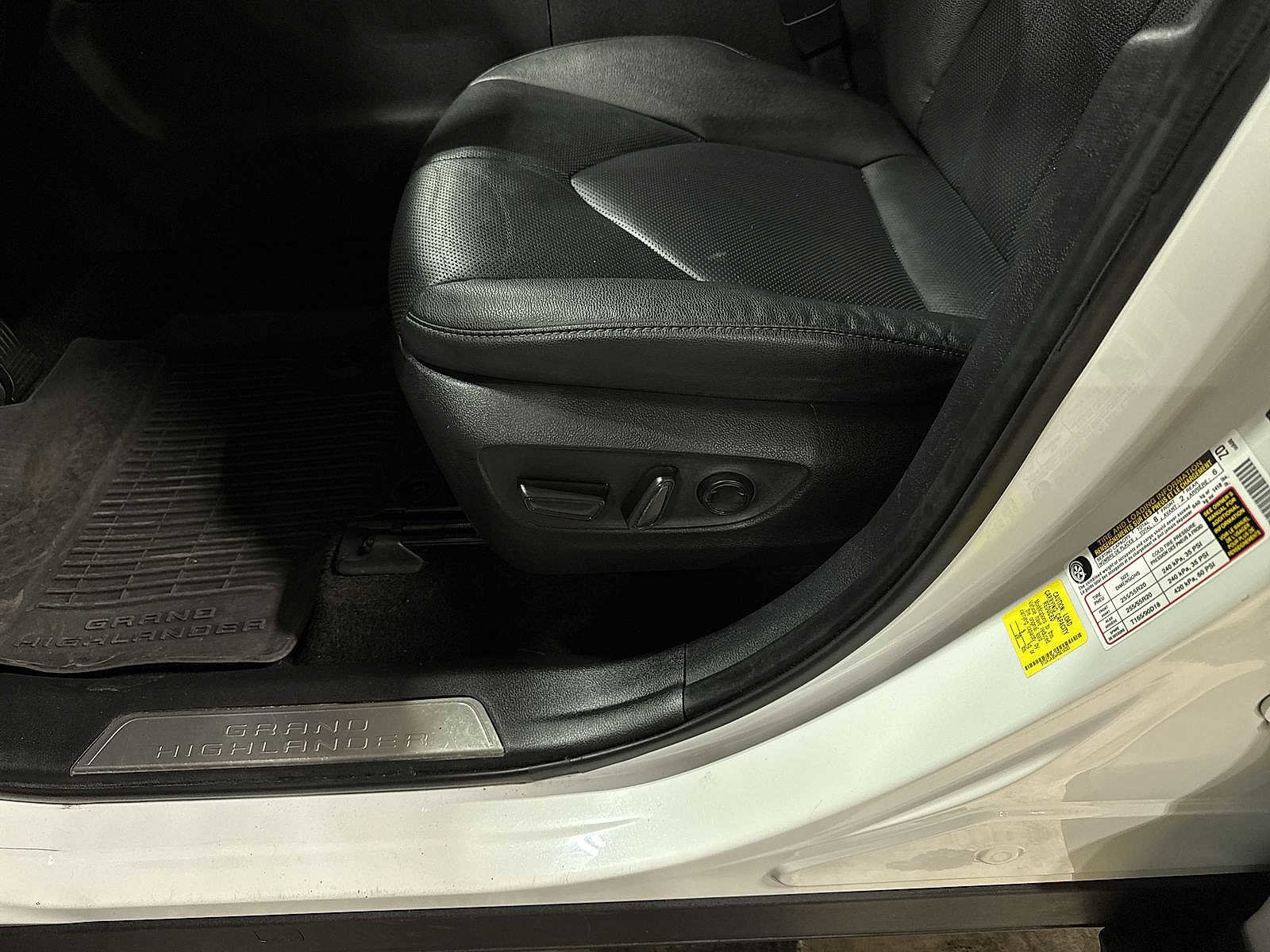 Certified 2024 Toyota Grand Highlander Limited image 24