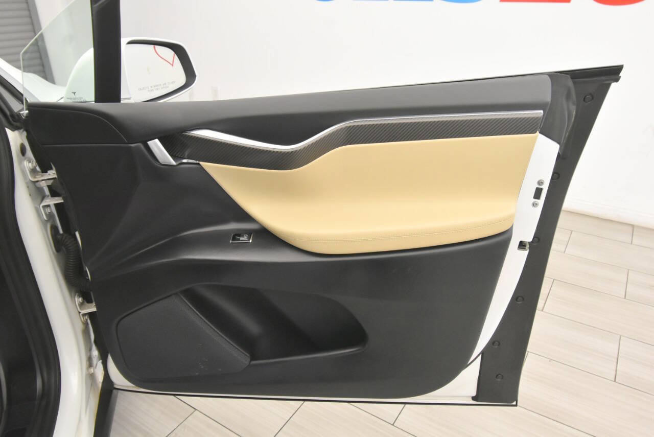 Used 2017 Tesla Model X 75D image 25