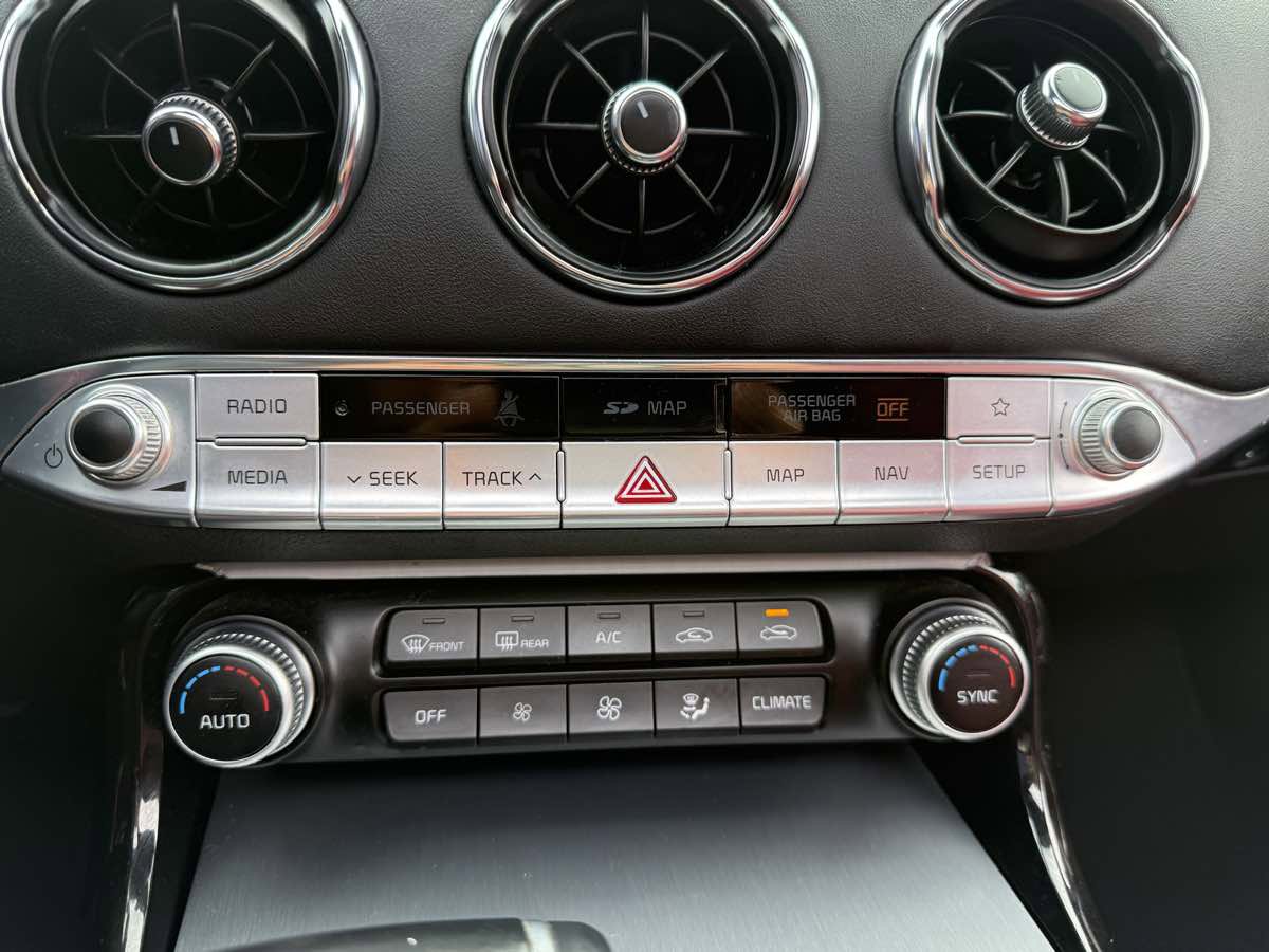 Used 2019 Kia Stinger GT1 image 26