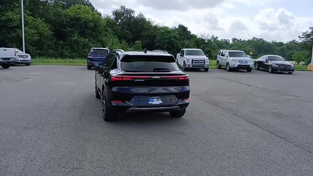 New 2025 Chevrolet Equinox EV LT image 7