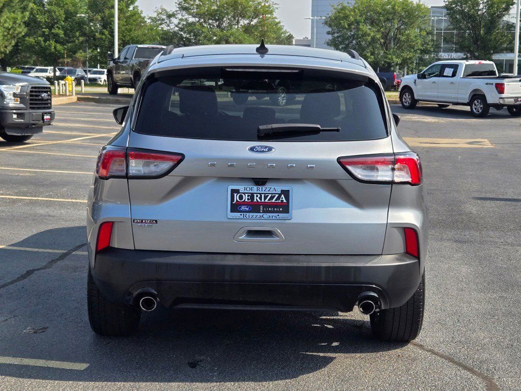 Used 2022 Ford Escape SE w/ SE Sport Appearance Package FWD image 10