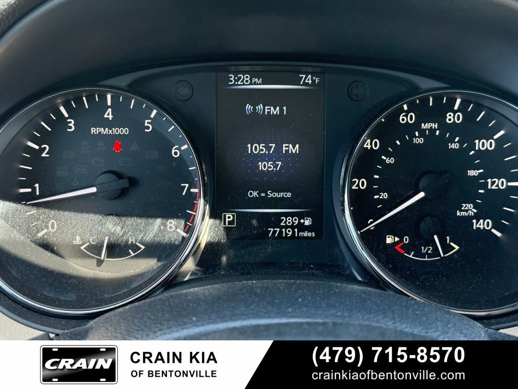 Used 2017 Nissan Rogue SV w/ SV Premium Package FWD image 12