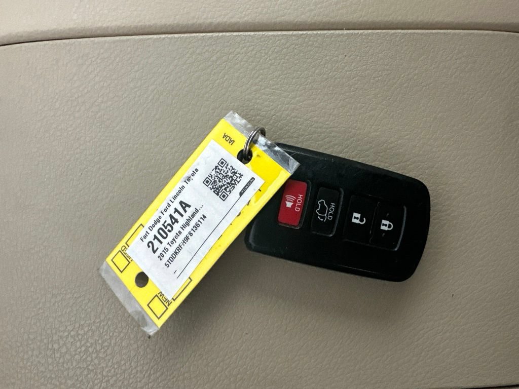 Used 2015 Toyota Highlander Limited w/ Driver Technology Package AWD/4WD image 53