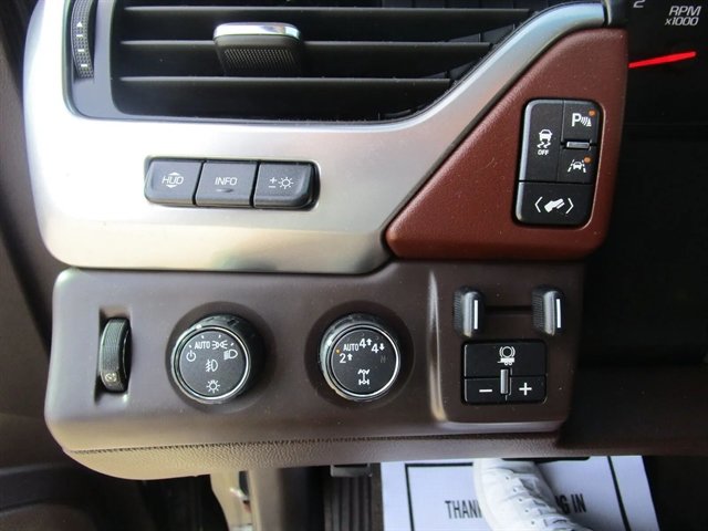 Used 2017 Chevrolet Suburban Premier AWD/4WD image 27