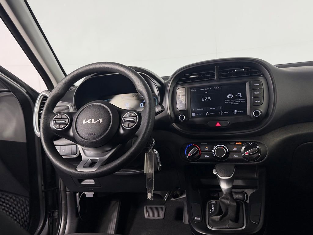Used 2025 Kia Soul LX w/ LX Technology Package image 12
