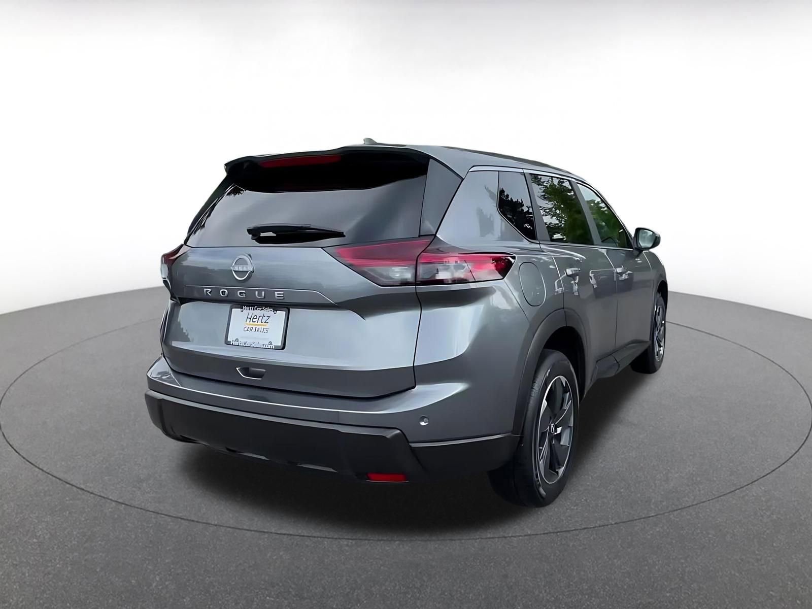 Used 2025 Nissan Rogue SV FWD image 14