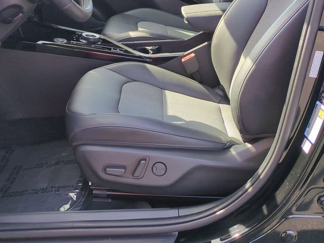 Certified 2024 Kia Niro Wind FWD image 16