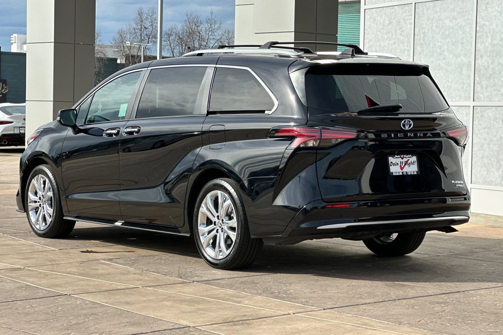 Certified 2023 Toyota Sienna Platinum image 7