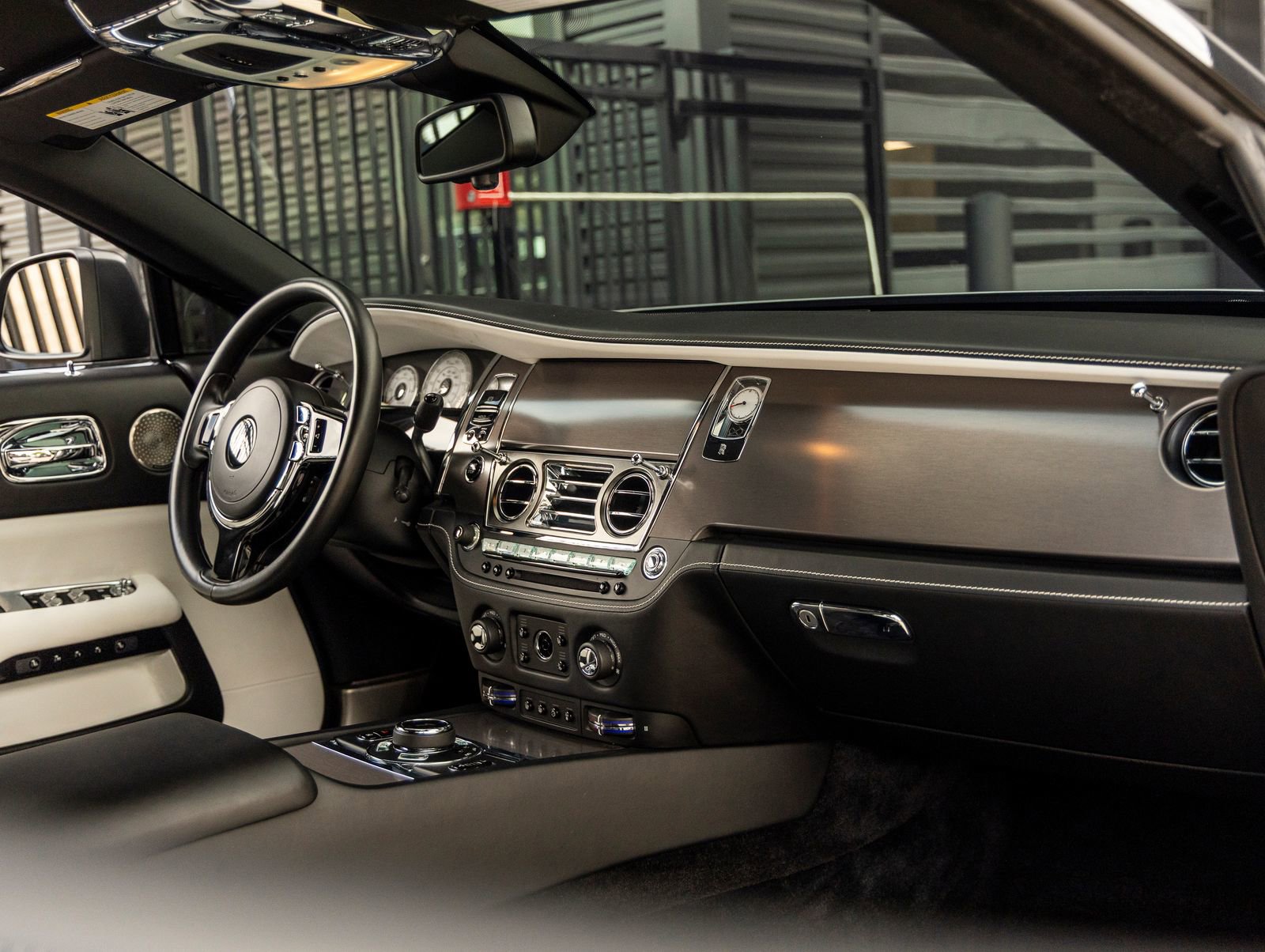 Used 2018 Rolls-Royce Wraith image 57