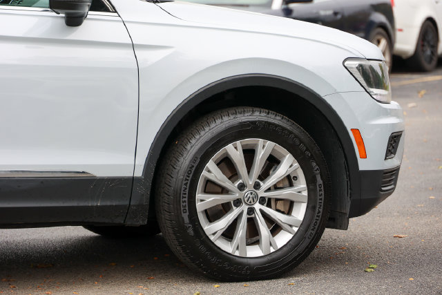 Used 2018 Volkswagen Tiguan SE w/ Panoramic Sunroof Package AWD/4WD image 20