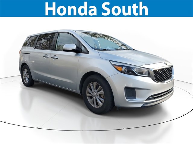 Used 2017 Kia Sedona L image 1