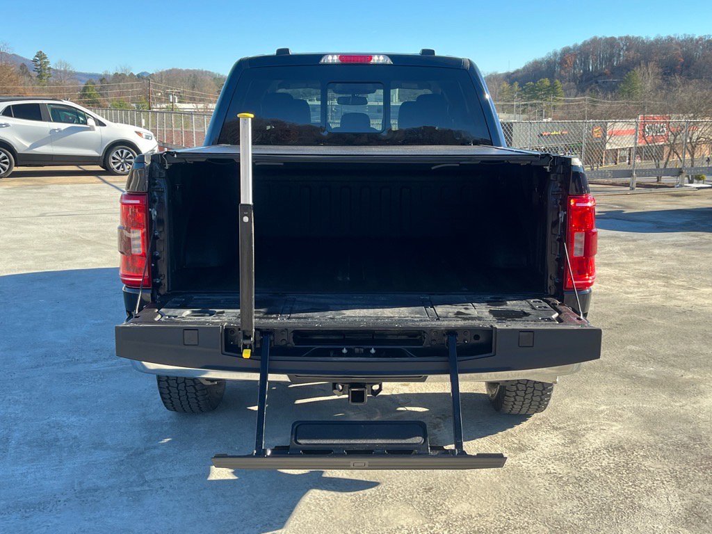 Certified 2022 Ford F150 XLT w/ Equipment Group 302A High image 4