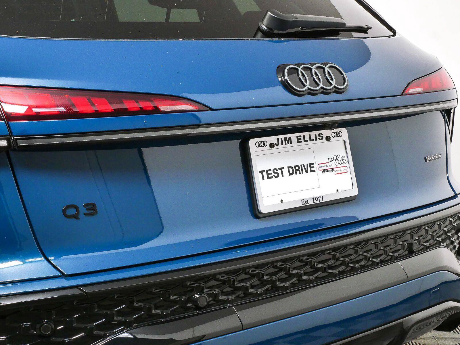 New 2026 Audi Q3 quattro 2.0T AWD/4WD image 13