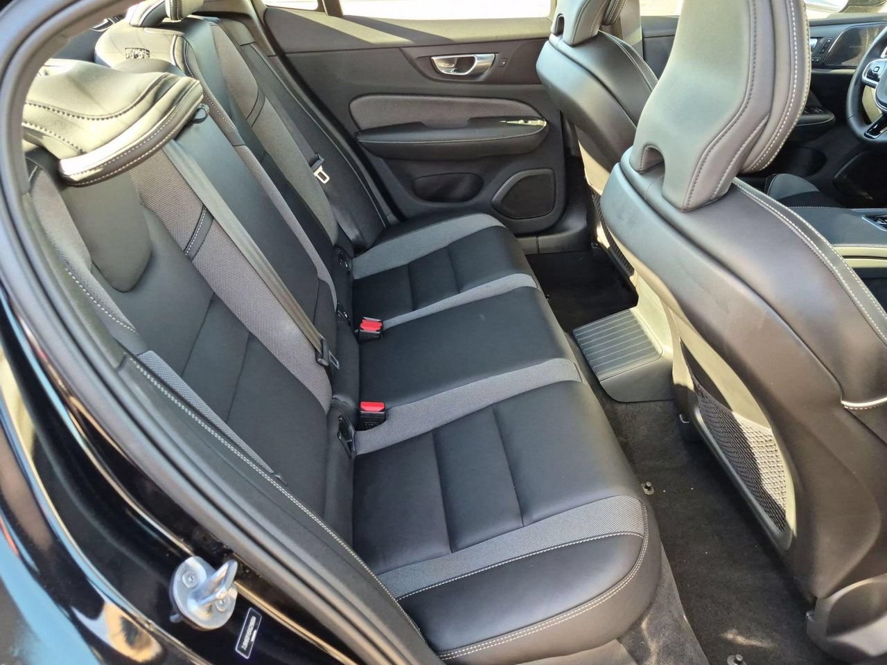 Certified 2024 Volvo S60 T8 Plus w/ Climate Package AWD/4WD image 25