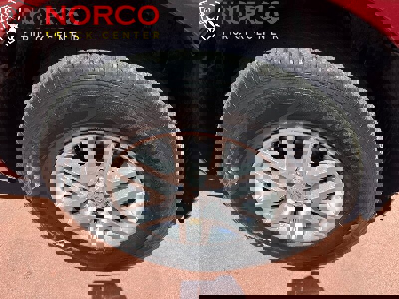 Used 2017 Nissan Frontier SV image 12