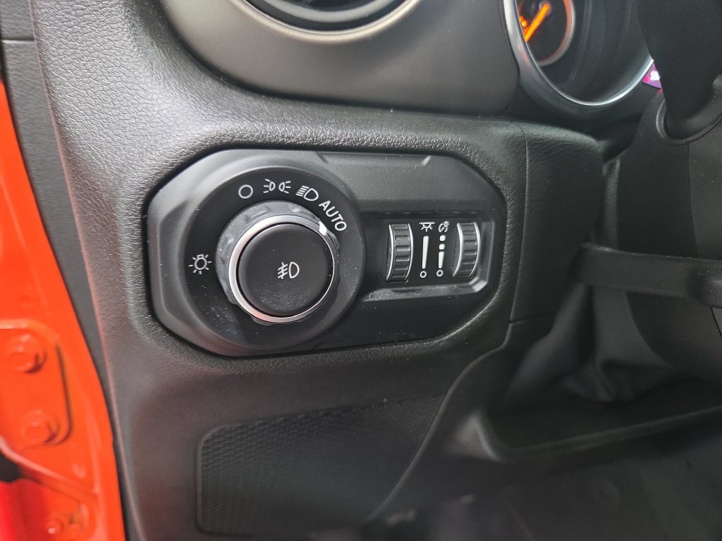 Used 2018 Jeep Wrangler Unlimited Sport S AWD/4WD image 29