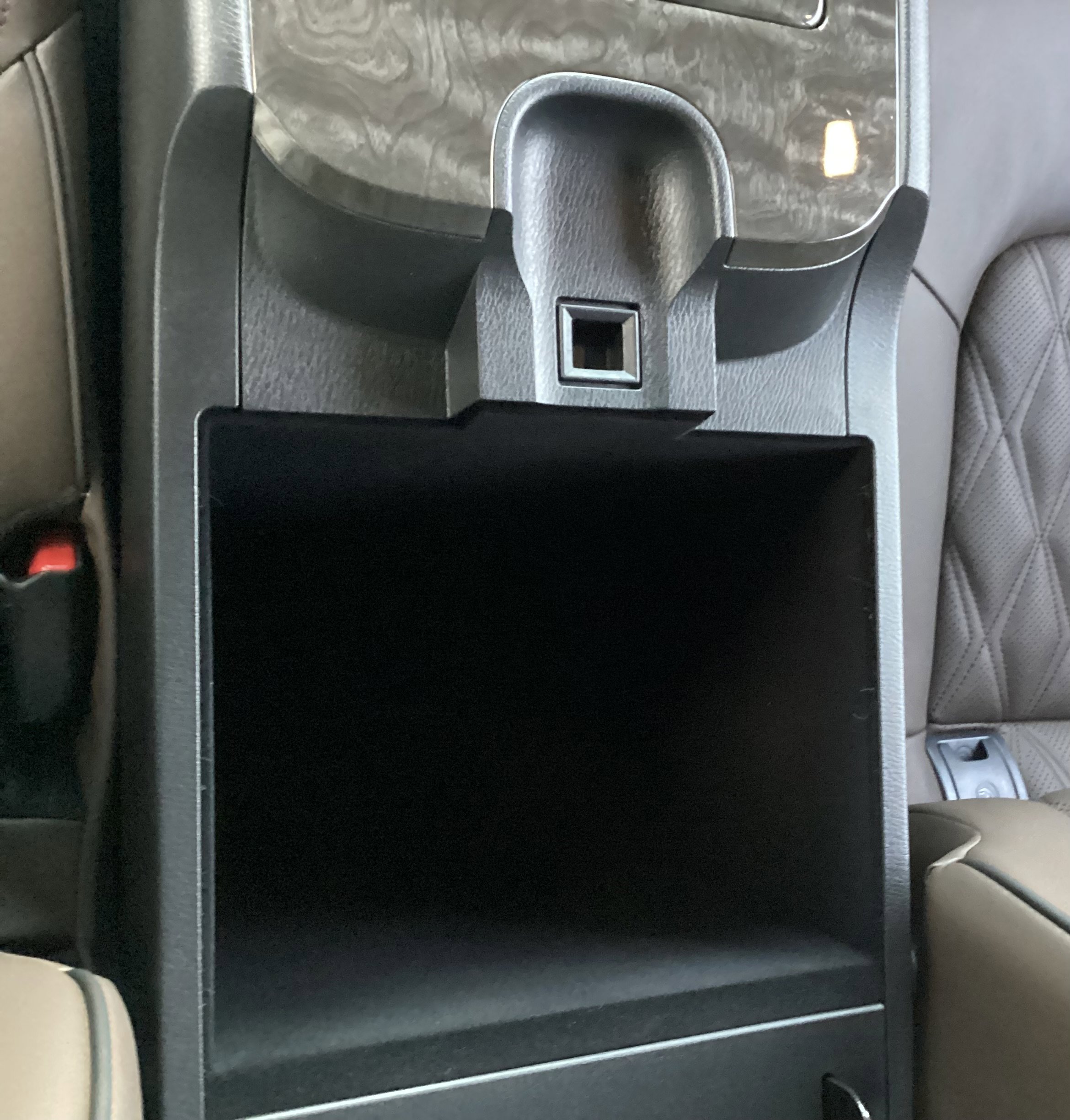 Used 2024 Nissan Armada Platinum w/ Captain's Chairs Package image 26