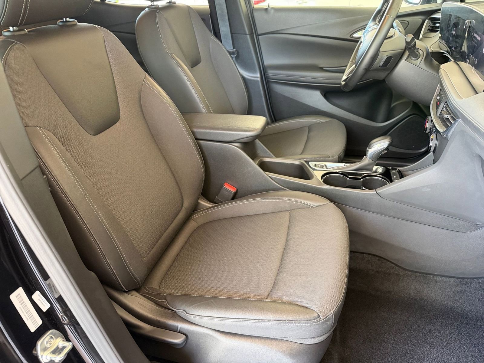Used 2025 Buick Encore GX Preferred FWD image 35