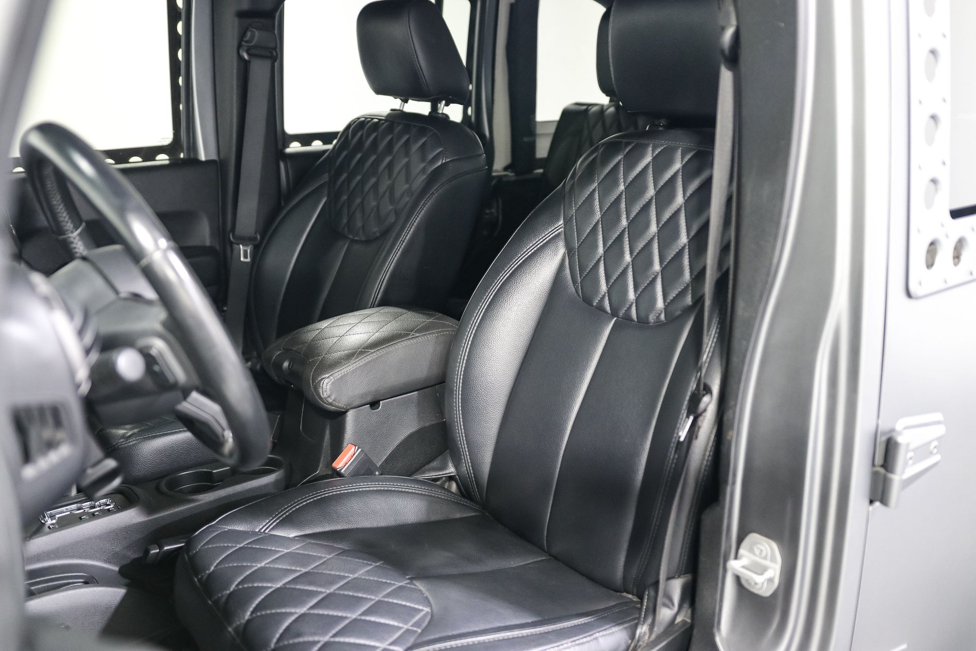 Used 2015 Jeep Wrangler Unlimited Sport w/ Quick Order Package 24S AWD/4WD image 11