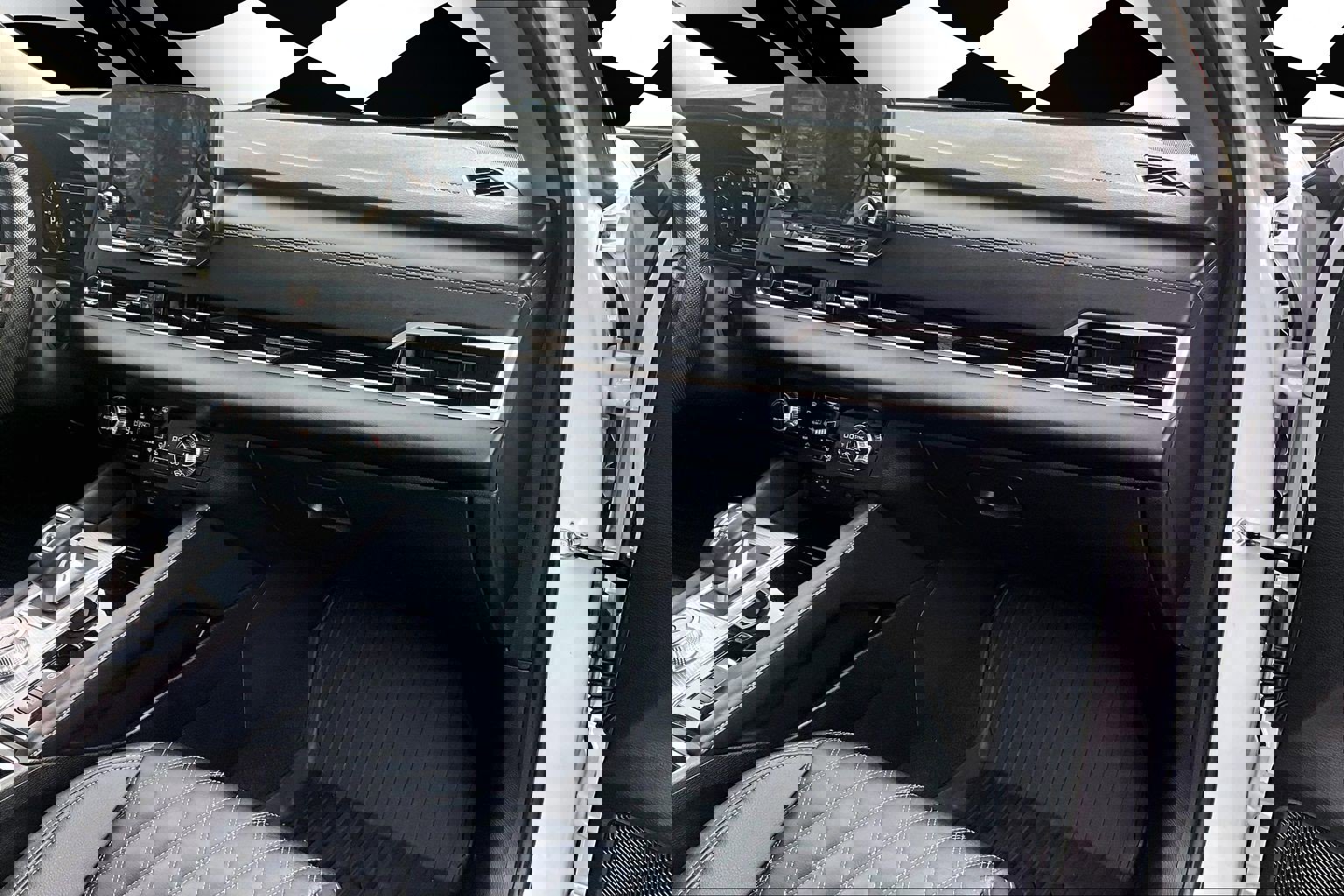 Used 2023 Mitsubishi Outlander SEL image 16