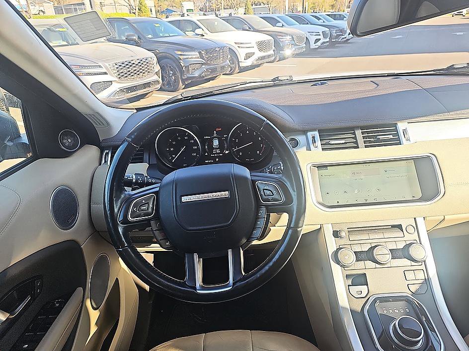 Used 2017 Land Rover Range Rover Evoque SE Premium image 17